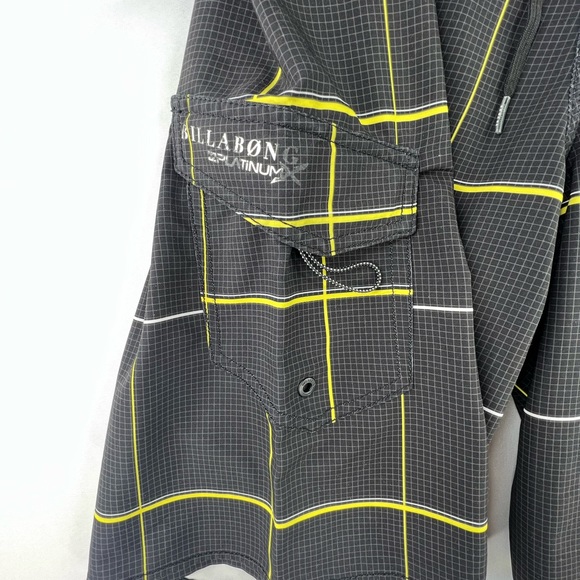 BILLABONG PLATINUM RECYCLER PX3 MENS SZ 34 BLACK PLAID STRETCH BOARD SHORTS - Picture 3 of 7